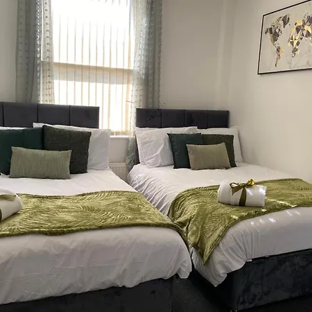 Clifton Home - Newly Refurbished - Free Wifi And Parking- Near City Centre Leeds  Exterior photo