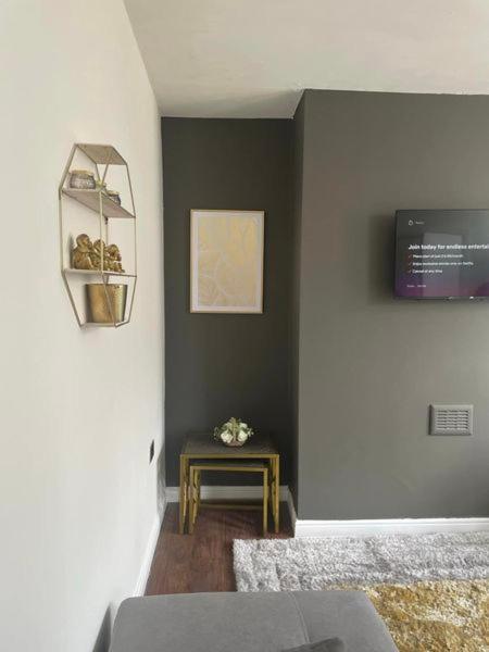 Clifton - Newly Refurbished - Free Wifi And Parking- Near Centre *
