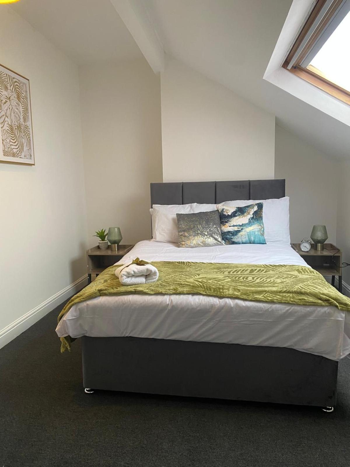 Apartment Clifton - Newly Refurbished - Free Wifi And Parking- Near Centre Leeds (West Yorkshire)
